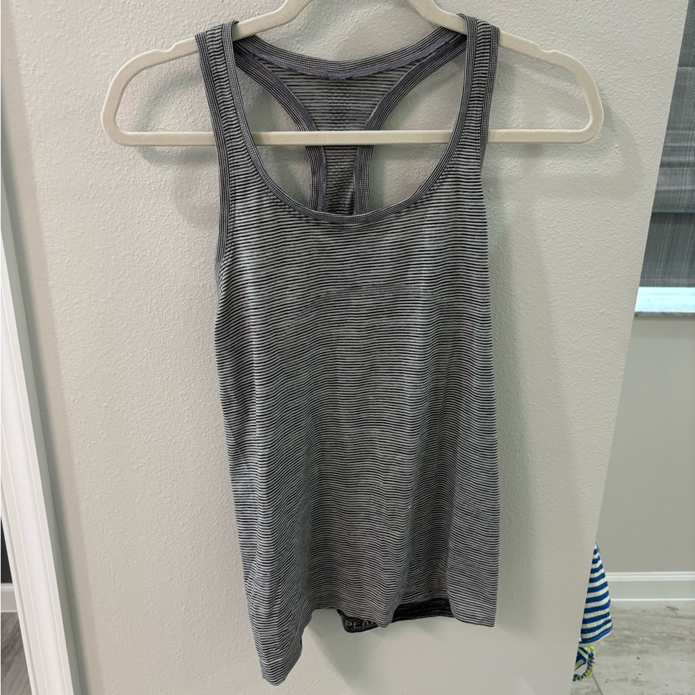 LULULEMON WORKOUT TANK GRAY SIZE 8